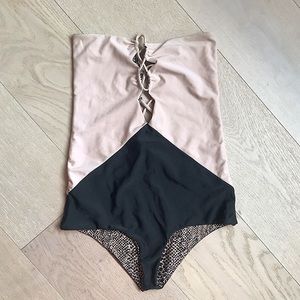 acacia Bronx one piece